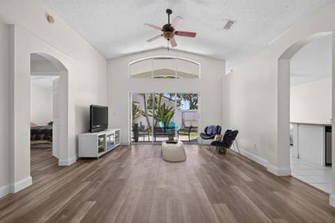 7816 Manor Forest Lane, Boynton Beach FL - photo 9 of 29