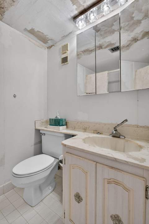 3920 Inverrary Boulevard #301C, Lauderhill FL - photo 21 of 33