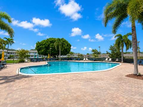 3040 Lake Osborne Drive #111, Lake Worth Beach FL - photo 11 of 14