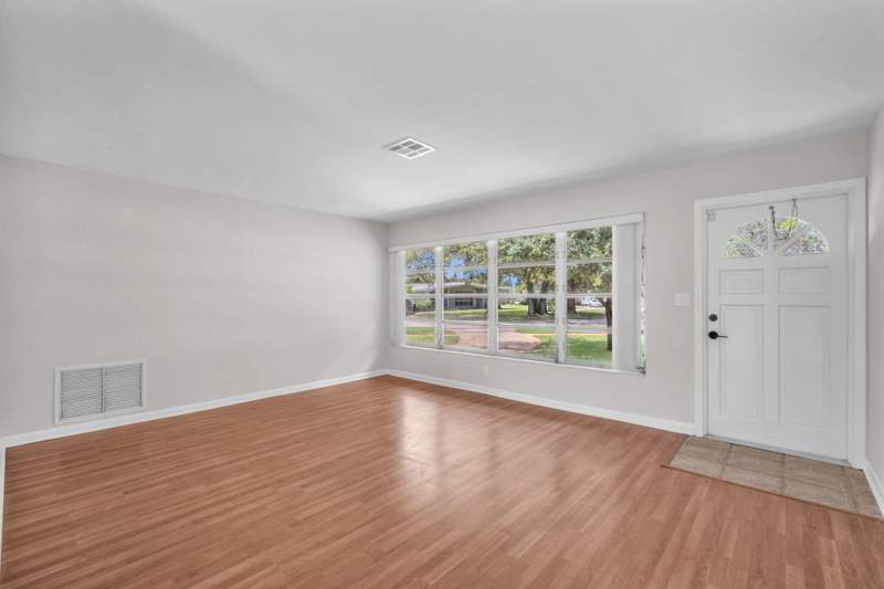 3 bedroom Single Family Residence at 145 Greenbrier Drive, Palm Springs Village 1, Palm Springs — photo 2