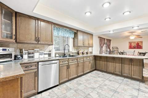 2730 Fairway Drive, Fort Pierce FL - photo 13 of 35