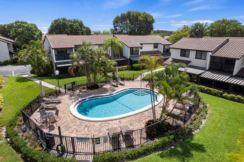 2 bedroom Townhouse at 7200 NW 2nd Avenue #120, Sunflower Condo, Boca Raton — photo 3