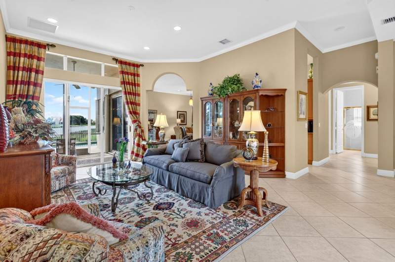 3 bedroom Single Family Residence at 303 NW Bayside Court, Cascades At St Lucie West Phase 5, Port St. Lucie — photo 4