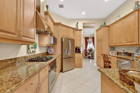 303 NW Bayside Court, Port St. Lucie FL - photo 11 of 82