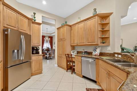 303 NW Bayside Court, Port St. Lucie FL - photo 9 of 82