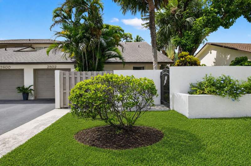 2 bedroom Villa at 2802 SW 6th Street, Homewood Lakes, Delray Beach — photo 2
