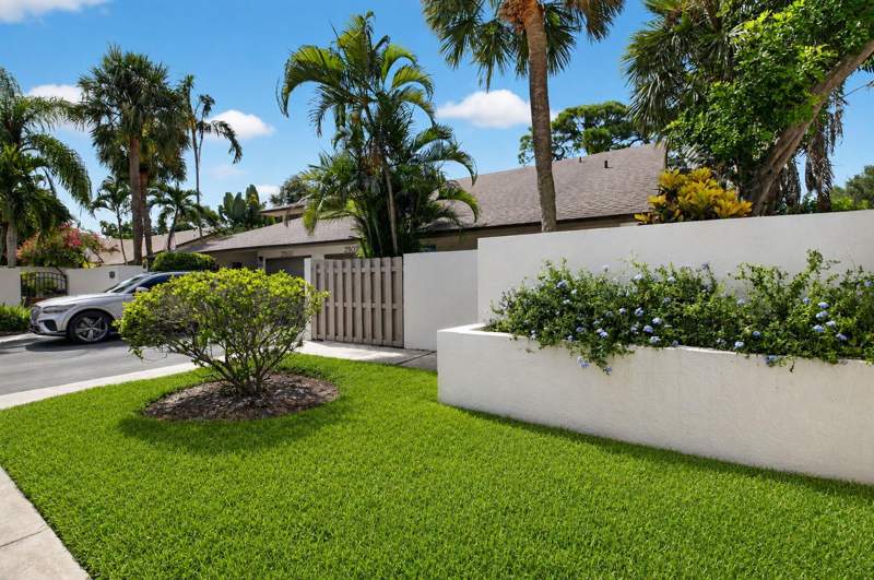 2 bedroom Villa at 2802 SW 6th Street, Homewood Lakes, Delray Beach — photo 3