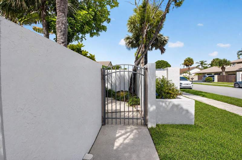 2 bedroom Villa at 2802 SW 6th Street, Homewood Lakes, Delray Beach — photo 4