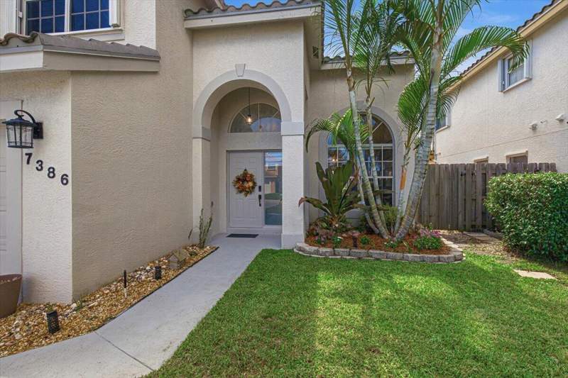 4 bedroom Single Family Residence at 7386 Michigan Isle Road, Lake Charleston Tr I 3, Lake Worth — photo 3