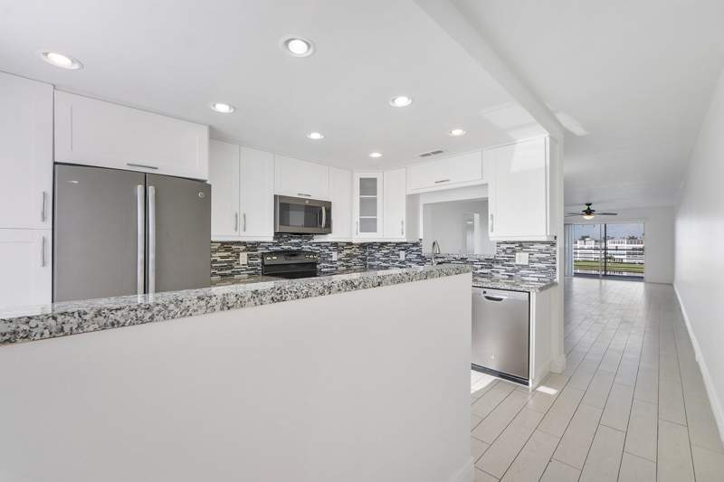 2 bedroom Condominium at 4072 Guildford D, Guildford At Century Village Condo, Boca Raton — photo 3