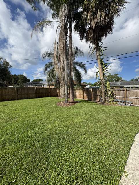 5301 Sunset Boulevard, Fort Pierce FL - photo 6 of 47