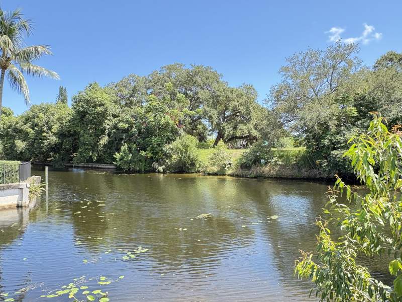 3 bedroom Single Family Residence at 8432 Waterway Drive, Palm Ridge Estates 2, Lake Clarke Shores — photo 4