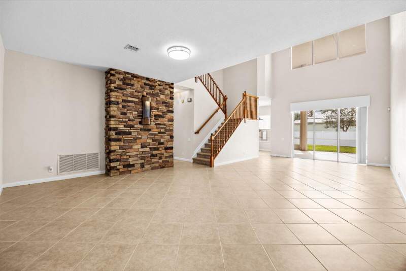 5 bedroom Single Family Residence at 206 NW Magnolia Lakes Boulevard, Magnolia Lakes At St Lucie West Phase 2, Port St. Lucie — photo 4