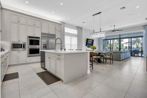 9046 Chauvet Way, Boca Raton FL - photo 6 of 40