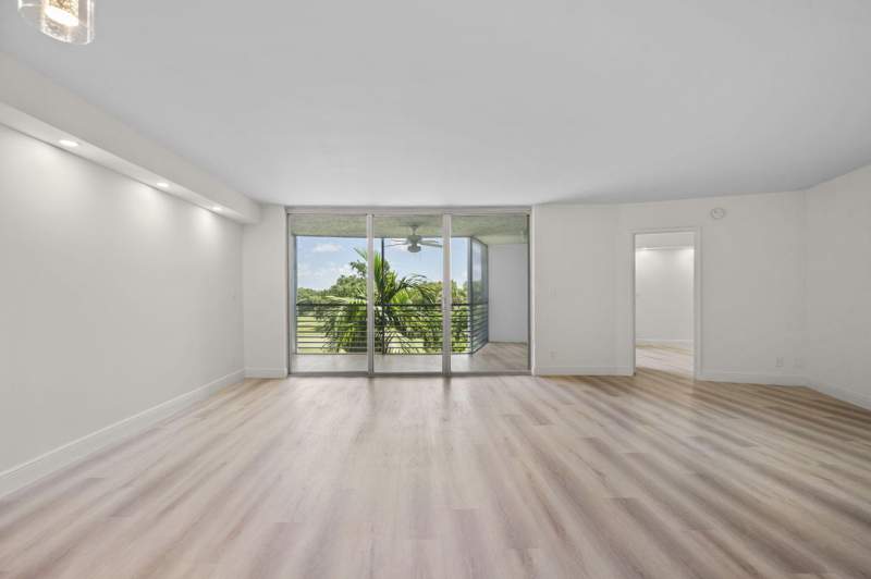 2 bedroom Condominium at 4020 W Palm Aire Drive #408, No 103 Palm-Aire Country Club, Pompano Beach — photo 5