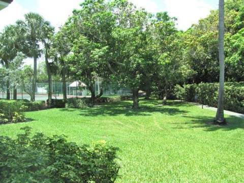 103 Half Moon Circle #H1, Hypoluxo FL - photo 14 of 82