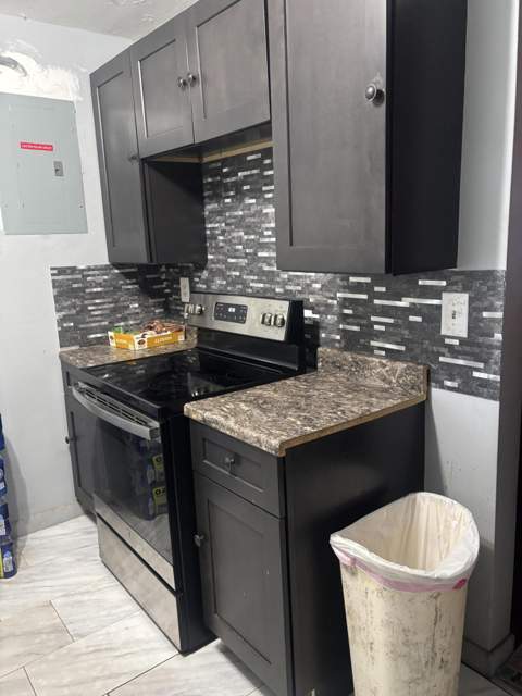 105 4th Street #105, Lake Park FL - photo 6 of 18