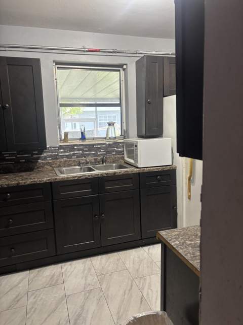 105 4th Street #105, Lake Park FL - photo 9 of 18