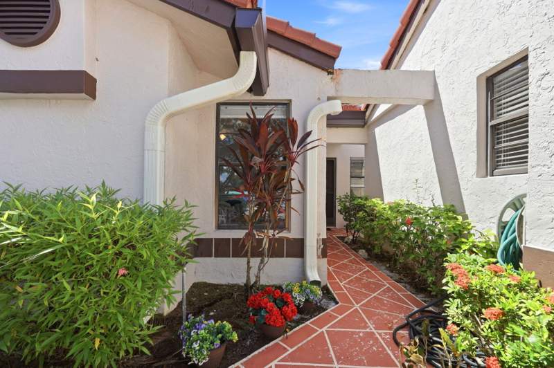 2 bedroom Villa at 6013 Sunny Pointe Circle, Huntington Pointe, Delray Beach — photo 3