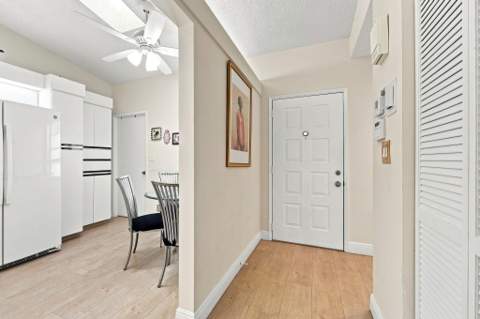 6013 Sunny Pointe Circle, Delray Beach FL - photo 6 of 49