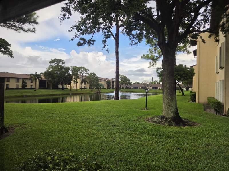 2 bedroom Villa at 625 Sea Pine Way #H, Pine Ridge North II Condo, Greenacres — photo 3