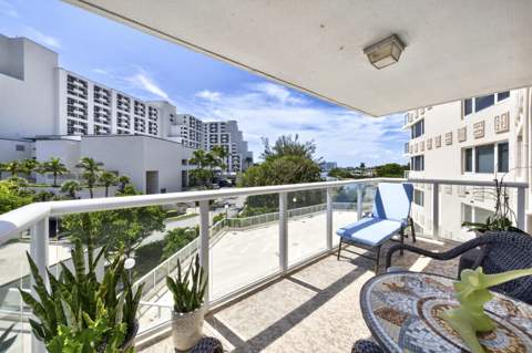 3000 Holiday Drive #502, Fort Lauderdale FL - photo 12 of 35