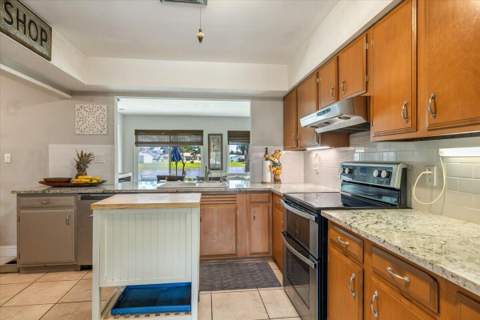 5904 Killarney Avenue, Fort Pierce FL - photo 13 of 50
