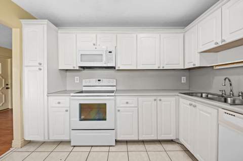 8711 NW 10th Street #D101, Plantation FL - photo 8 of 21