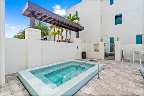 221 Shore Court, Lauderdale-By-The-Sea FL - photo 7 of 82
