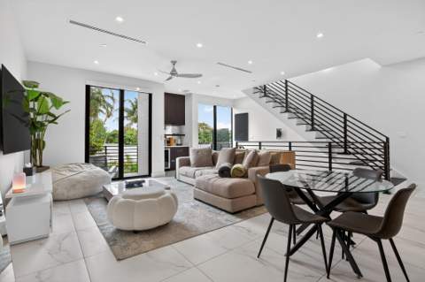 1044 N Victoria Park Road, Fort Lauderdale FL - photo 7 of 28