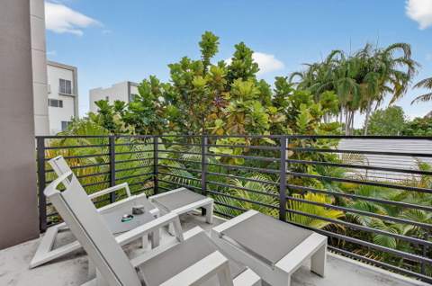 1044 N Victoria Park Road, Fort Lauderdale FL - photo 11 of 28