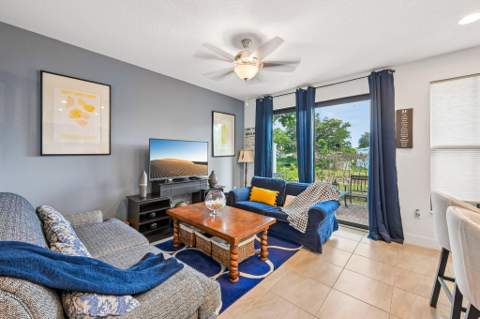 2025 Oysterwood Lane, Riviera Beach FL - photo 9 of 40
