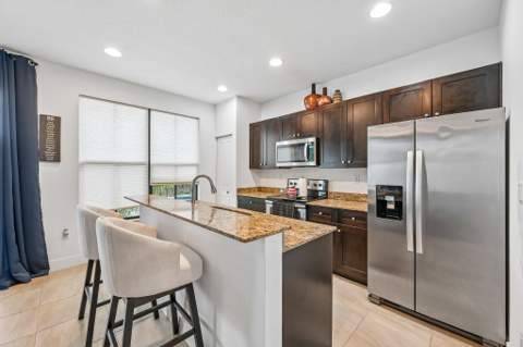 2025 Oysterwood Lane, Riviera Beach FL - photo 13 of 40