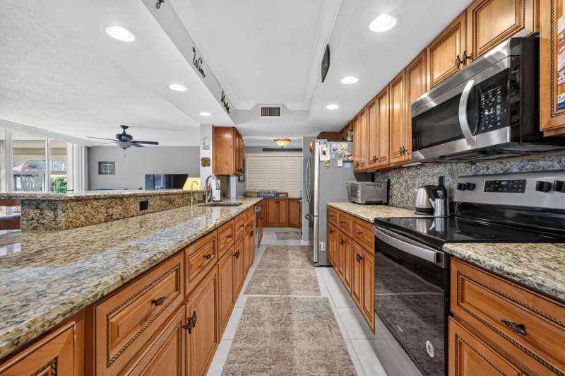 3 bedroom Condominium at 103 Half Moon Circle #H1, Half Moon Bay, Hypoluxo — photo 5