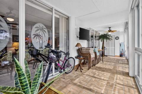 103 Half Moon Circle #H1, Hypoluxo FL - photo 12 of 82