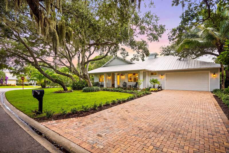 4 bedroom Single Family Residence at 1 Sabal Court, Ridgeland, Sewalls Point — photo 2
