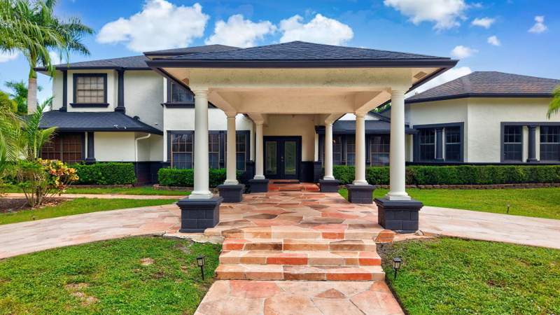 9 bedroom Single Family Residence at 6186 Duckweed Road, Homeland, Lake Worth — photo 2