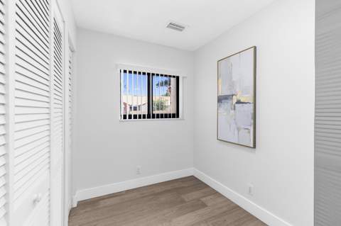 84 Centennial Court, Deerfield Beach FL - photo 8 of 43