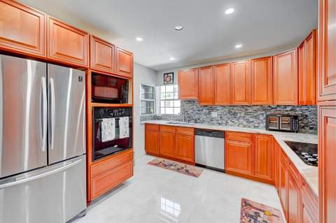 3925 NW 35th Avenue, Lauderdale Lakes FL - photo 7 of 24