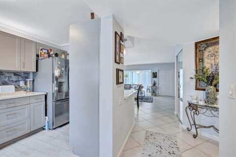 305 Congressional Way, Deerfield Beach FL - photo 6 of 27
