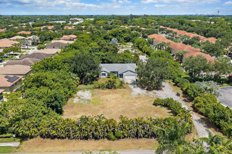 3 bedroom Single Family Residence at 4833 Nash Trail, S/D Of 36-44-42, SW 1/4, Lake Worth — photo 4