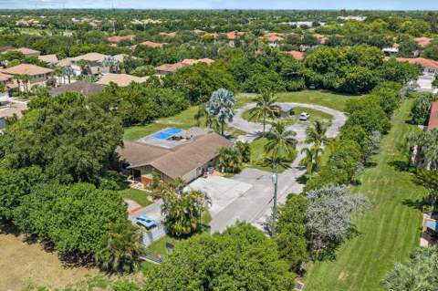 4833 Nash Trail, Lake Worth FL - photo 9 of 19