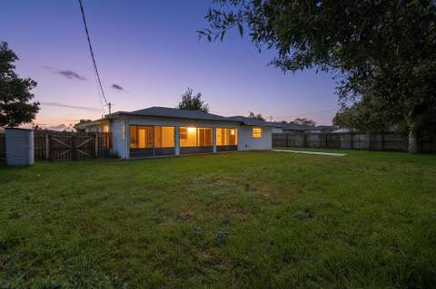 722 SE Arton Lane, Port St. Lucie FL - photo 14 of 98