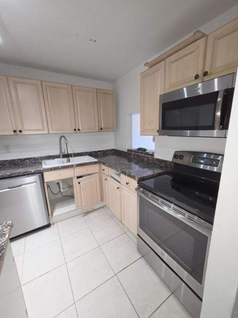 4324 NW 9th Avenue #7-1G, Deerfield Beach FL - photo 8 of 18