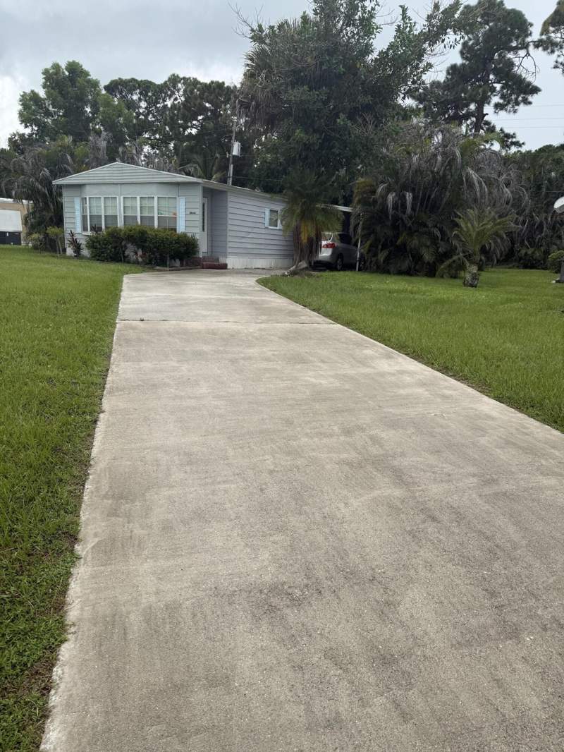 2 bedroom Manufactured Home at 11 SE La Mesa, Spanish Lakes Golf Village, Port St. Lucie — photo 2