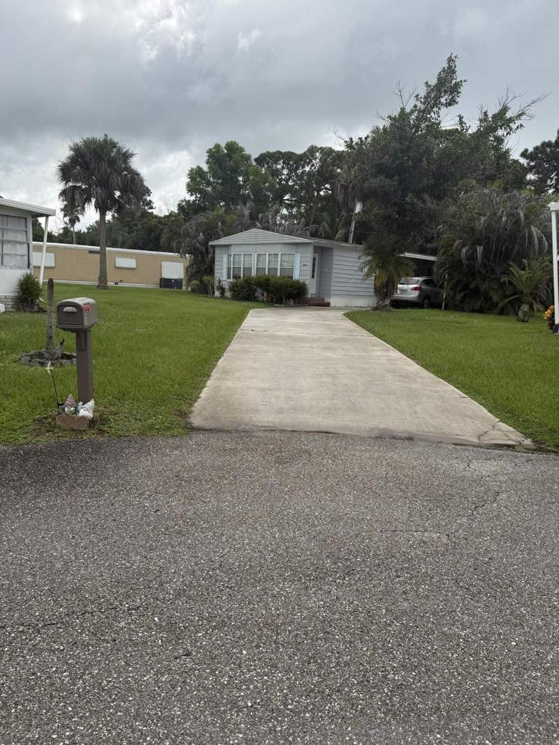 2 bedroom Manufactured Home at 11 SE La Mesa, Spanish Lakes Golf Village, Port St. Lucie — photo 5