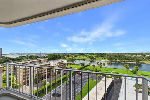 336 Golfview Road #1017, North Palm Beach FL - photo 9 of 44