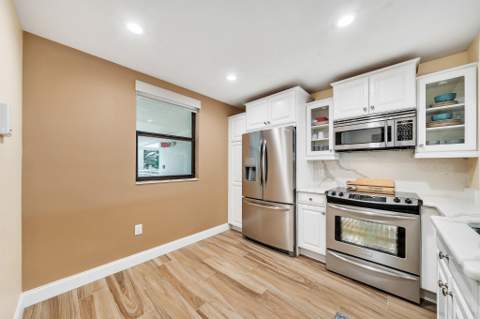 827 Oak Harbour Drive, Juno Beach FL - photo 13 of 66