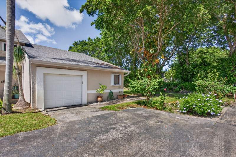 2 bedroom Villa at 2007 Discovery Circle, Coral Point North, Deerfield Beach — photo 4