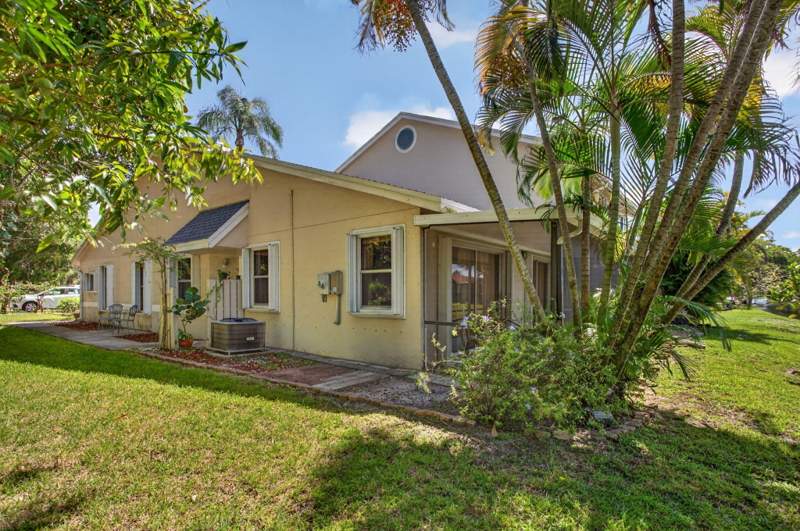 2 bedroom Villa at 2007 Discovery Circle, Coral Point North, Deerfield Beach — photo 5